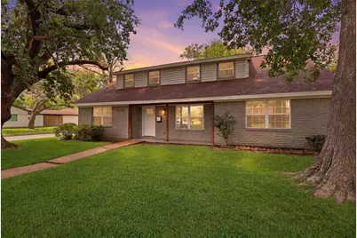 7826 Twin Hills Drive, Houston, TX 77071 - Photo 7