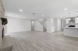 7826 Twin Hills Dr, Houston, TX 77071 - Photo 15