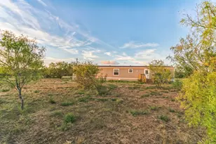 135 Frio Ests Dr, Moore, TX 78057 - Photo 37