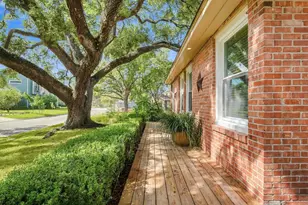 2206 MacArthur St, Houston, TX 77030 - Photo 3