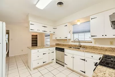 7721 Beluche Drive, Galveston, TX 77551 - Photo 13