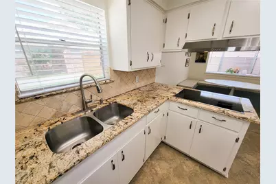 2115 Forest Oaks Drive, Houston, TX 77017 - Photo 25