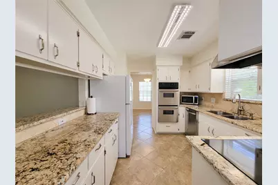 2115 Forest Oaks Drive, Houston, TX 77017 - Photo 21