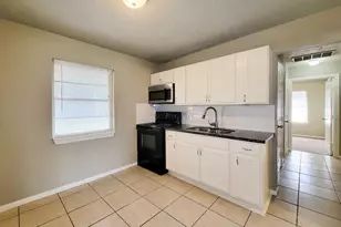10117 Dulcimer St, Houston, TX 77051 - Photo 17