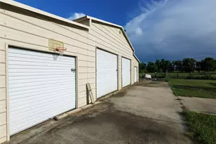 555 Legion Rd, Angleton, TX 77515 - Photo 5