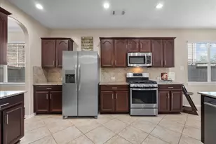 2875 Torano Cir, League City, TX 77573 - Photo 11