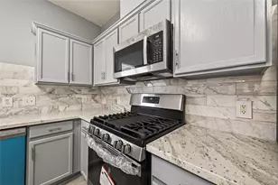 9526 Heflin Colony Dr, Sugar Land, TX 77498 - Photo 11