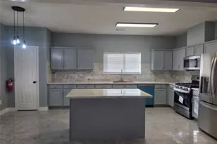9526 Heflin Colony Dr, Sugar Land, TX 77498 - Photo 5