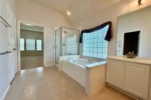 7426 Maple Run Dr, Sugar Land, TX 77479 - Photo 13