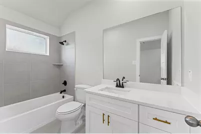 8322 Amethyst Valley Lane, Angleton, TX 77516 - Photo 17
