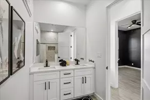 11693 Grand View Dr, Montgomery, TX 77356 - Photo 25