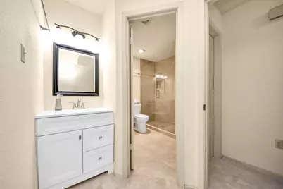 9433 Pagewood Ln, Houston, TX 77063 - Photo 21
