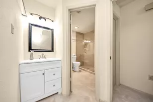 9433 Pagewood Ln, Houston, TX 77063 - Photo 21