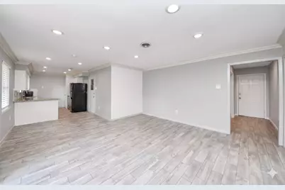 5815 Effingham Drive, Houston, TX 77035 - Photo 9