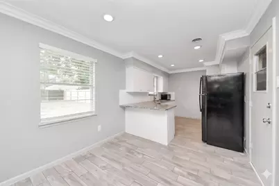 5815 Effingham Drive, Houston, TX 77035 - Photo 11