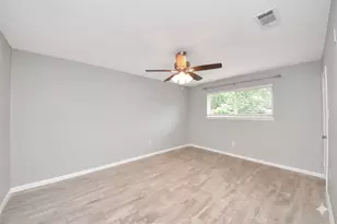 5815 Effingham Dr, Houston, TX 77035 - Photo 17