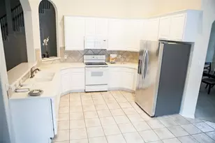 3334 Worthington Dr, Pearland, TX 77584 - Photo 7