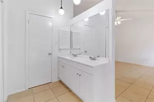 11622 Sela Ln, Houston, TX 77072 - Photo 5