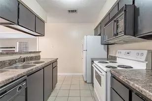 2401 Sycamore Ave, Huntsville, TX 77340 - Photo 11