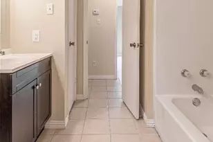 2401 Sycamore Ave, Huntsville, TX 77340 - Photo 17