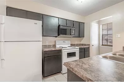 2401 Sycamore Ave #E3, Huntsville, TX 77340 - Photo 9