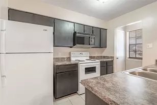 2401 Sycamore Ave, Huntsville, TX 77340 - Photo 9