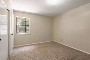 2401 Sycamore Ave, Huntsville, TX 77340 - Photo 13
