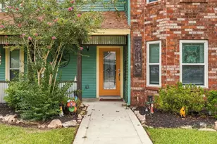 602 Renaldo St, Dickinson, TX 77539 - Photo 3
