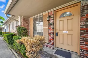 235 W Tri Oaks Ln, Houston, TX 77043 - Photo 1