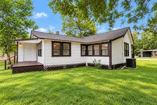 508 Davis St, Wharton, TX 77488 - Photo 7