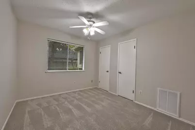 2011 Creek Valley Lane, Sugar Land, TX 77478 - Photo 11