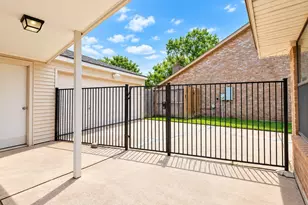 3030 S Blue Meadow Cir, Sugar Land, TX 77479 - Photo 27