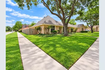 3030 S Blue Meadow Circle, Sugar Land, TX 77479 - Photo 3