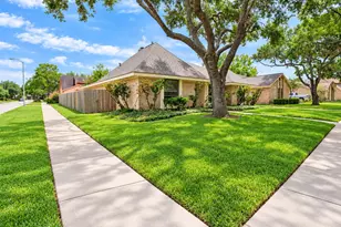 3030 S Blue Meadow Cir, Sugar Land, TX 77479 - Photo 3