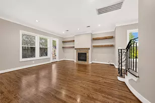 2816 McCulloch Cir, Houston, TX 77056 - Photo 9