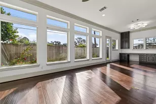 10514 Hess Ln, Houston, TX 77096 - Photo 9