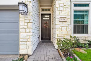 10514 Hess Ln, Houston, TX 77096 - Photo 3
