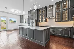 10514 Hess Ln, Houston, TX 77096 - Photo 1