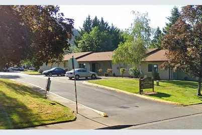 1465 NE 10th St, Other, OR 97526 - Photo 3