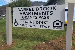 1465 NE 10th St, Other, OR 97526 - Photo 7