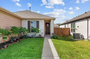 712 Allana Ln, Alvin, TX 77511 - Photo 3