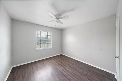 2202 16th Ave N Avenue N #10, Texas City, TX 77590 - Photo 9
