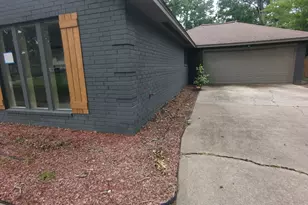 2656 S Woodloch St, Woodloch, TX 77385 - Photo 3
