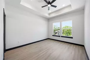 4630 Edfield St, Houston, TX 77033 - Photo 9