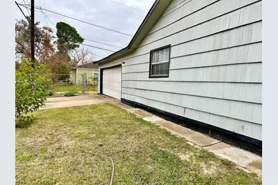 9401 Sierra Drive, Houston, TX 77051 - Photo 3