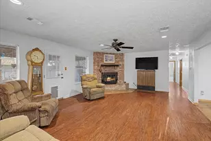 4922 Valleyview Dr, La Porte, TX 77571 - Photo 11