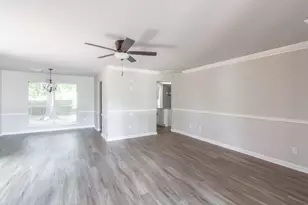 2007 Ruffian Ln, Stafford, TX 77477 - Photo 3