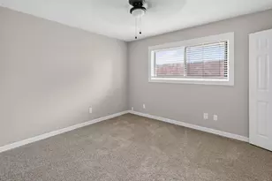 2027 Ottawa Ln, Houston, TX 77043 - Photo 15