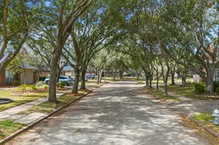 2718 Five Oaks Dr, Missouri City, TX 77459 - Photo 43