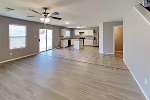 2203 Shady Birch Dr, Conroe, TX 77301 - Photo 3
